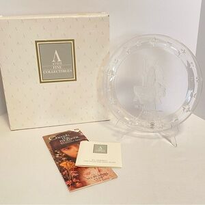 M. I. hummel crystal 1996 collectors angel & baby jesus plate avon products